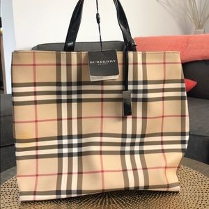 Burberry Classic Plaid Vinyl Bag - AUTHENTIC/tags